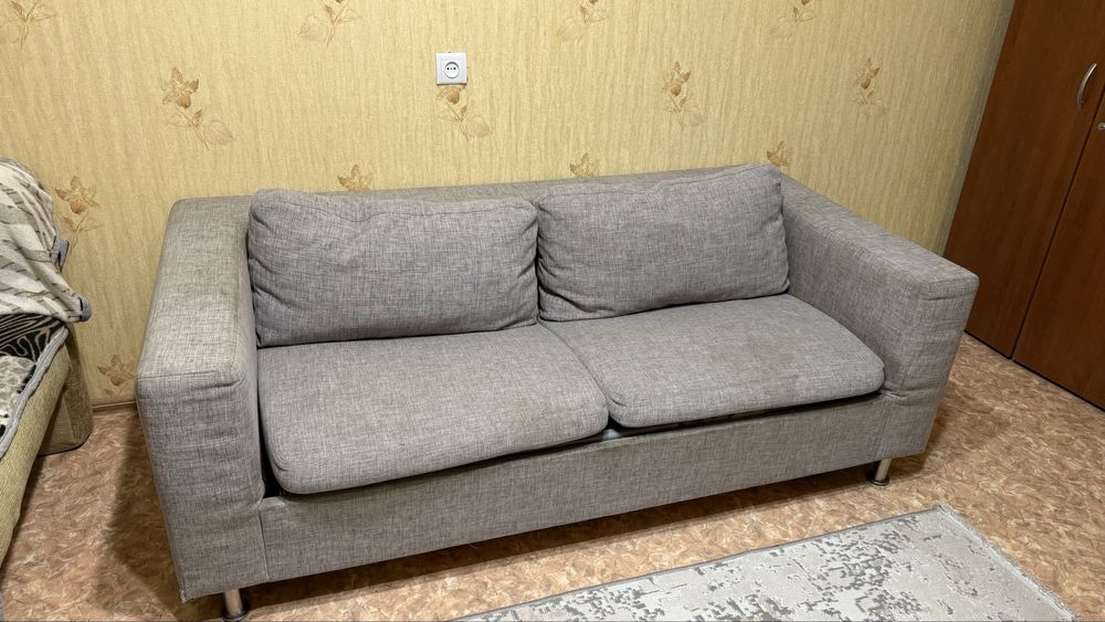 Отдаем диван, б/у