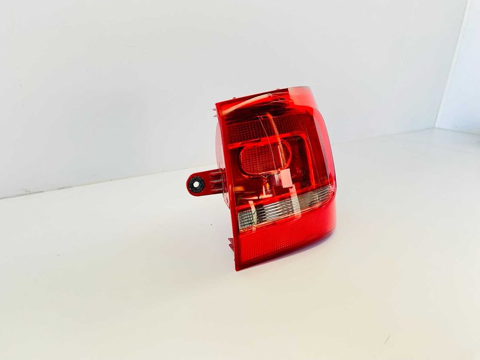 десен стоп VW Touran 2010-2015г. #1023V.