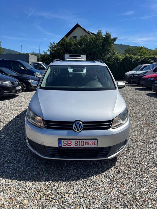 VOLKSWAGEN Touran