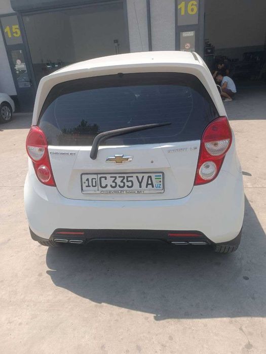 Продам chevrolet spark 2011
