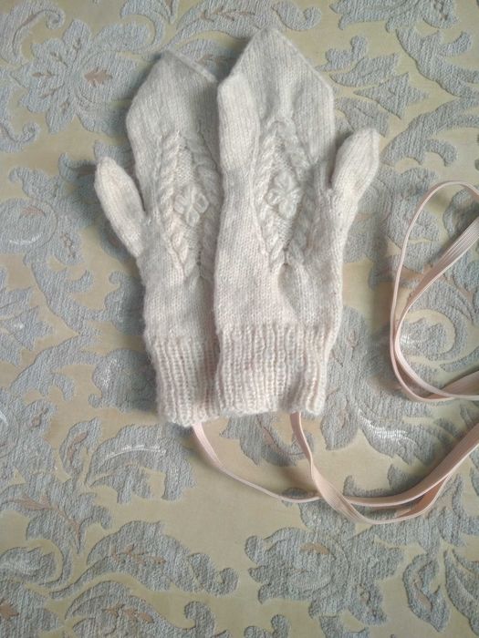 Шапочка для девочки 7-10 лет и рукавицы