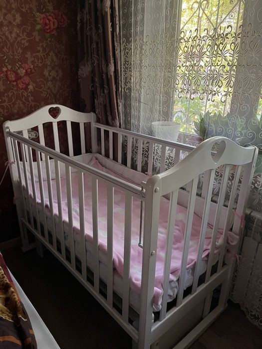 Продам Манеж с маятником