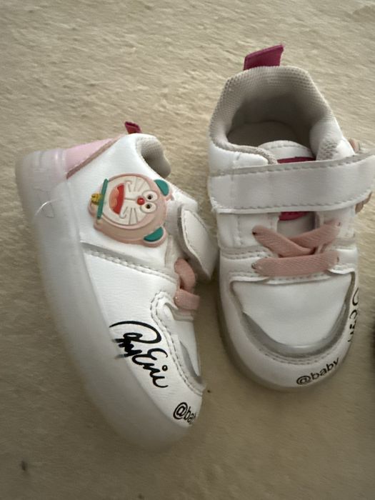 Лот бебешки обувки