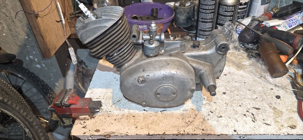 Продавам двигател за симсон ср2