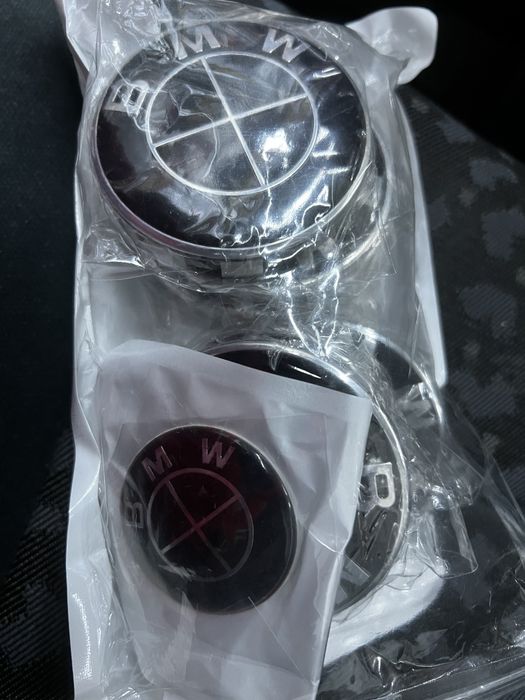 Vand embleme negre de bmw noi !