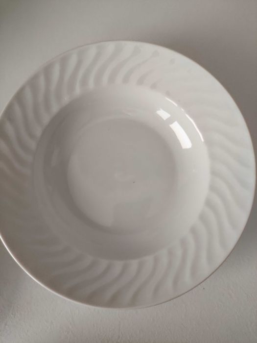 Порцеланови чинии