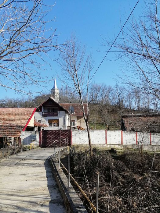 Vând casă cu potențial