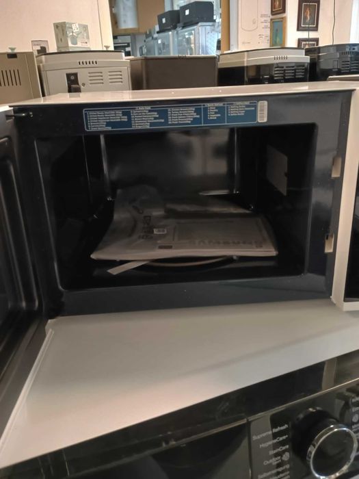 Чисто нова Бяла Микровълнова фурна Samsung 24 месеца гаранция