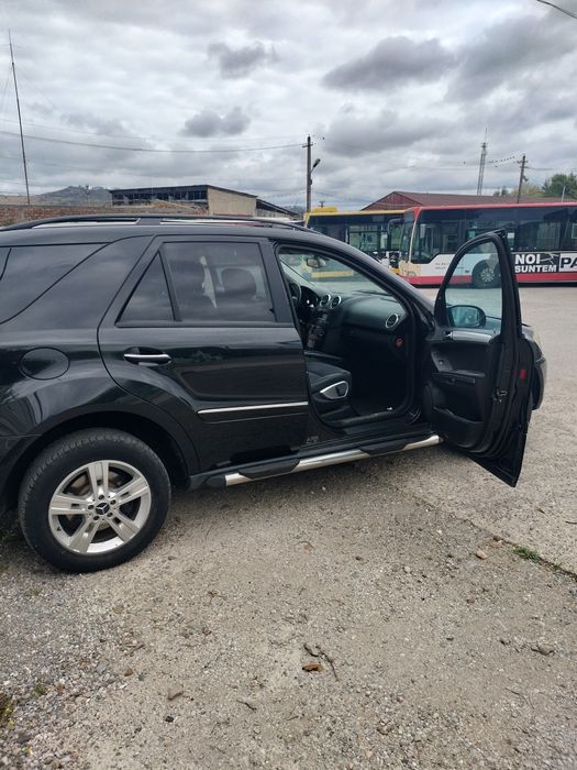 Vând /schimb Mercedes ml