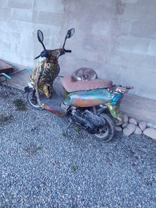 Скутер 80 куб на ходу нужен не большой вклад