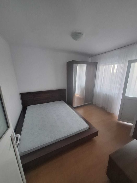 Apartament 3 camere de vânzare