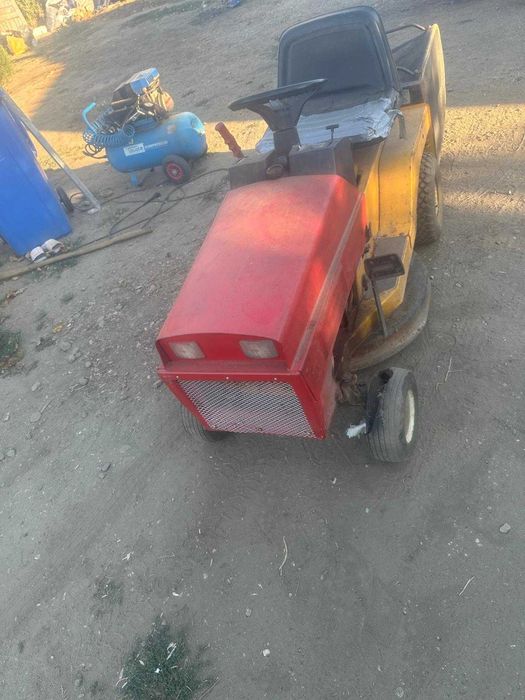 Tractor cu cositoare