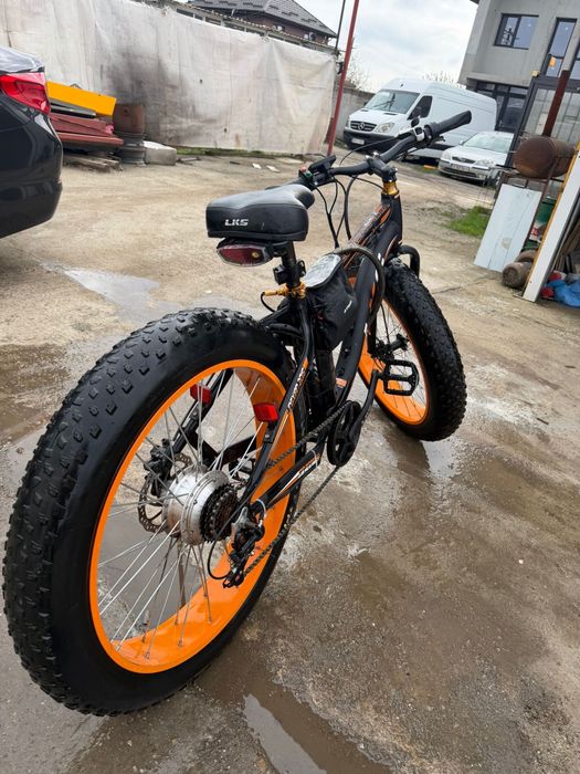 Bicicleta electrica cu roti late