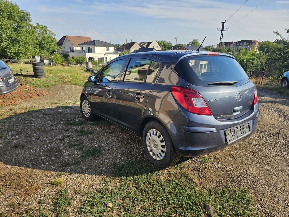 Opel corsa 1,2 benzina 2009 !
