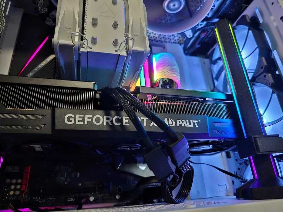 Геймърски Компютър! RTX 5070 / Ryzen 7 7800X3D / 32 GB RAM  - НОВ