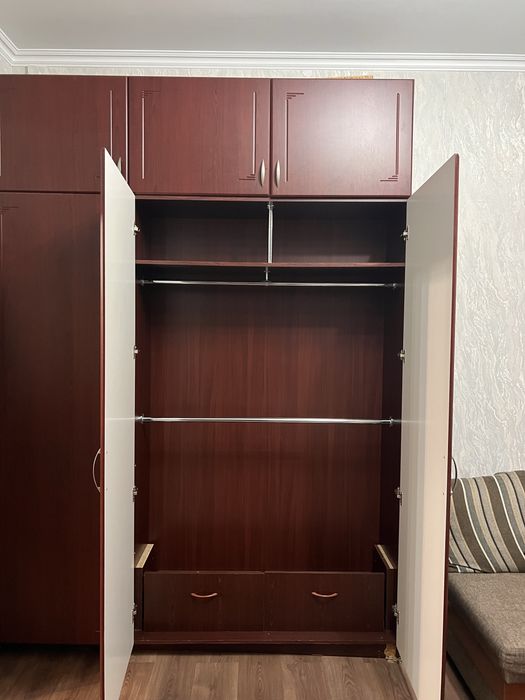 Продам большой вместительный шкаф.