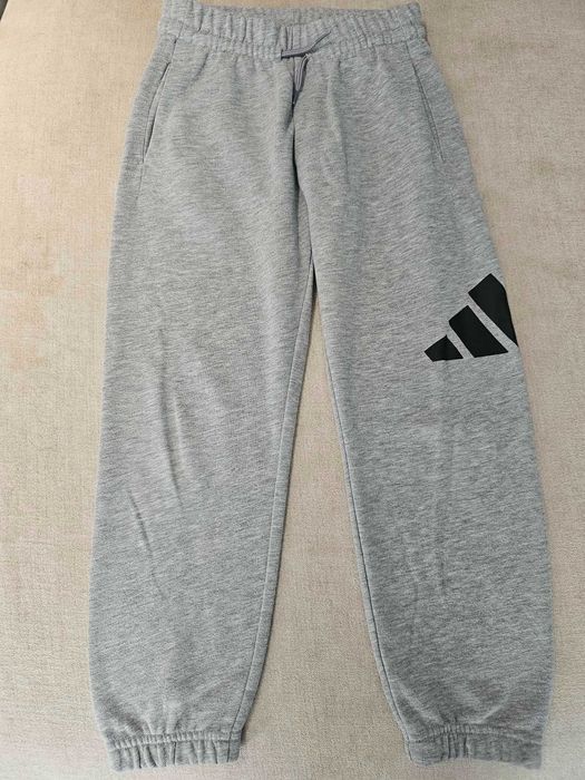 Детски спортен анцуг Adidas