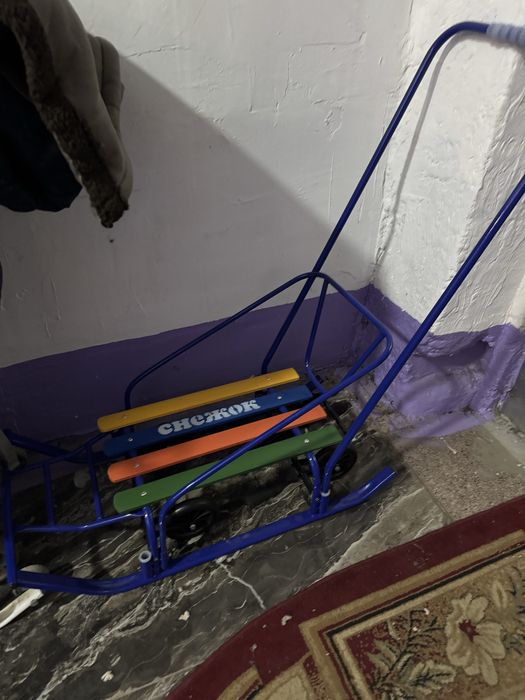 Продам санки, есть колесики.