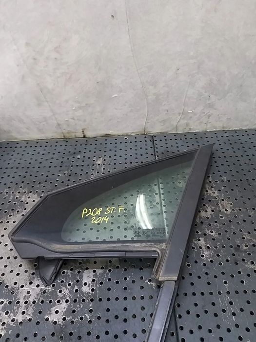 Geam fix stanga fata peugeot 208 ca cc 98014760801l