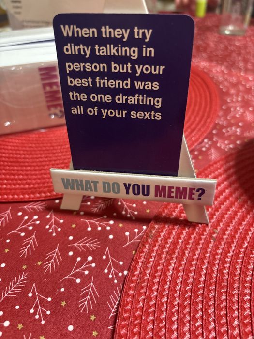 Настолна игра What do you meme?