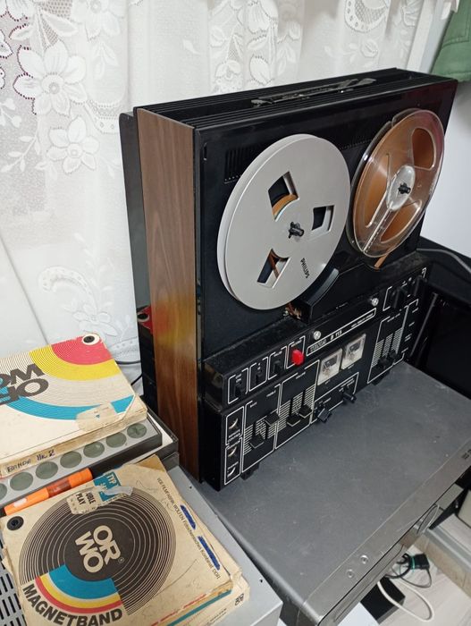 Magnetofon  Tesla b115