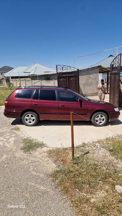 Toyota carina E сатылады