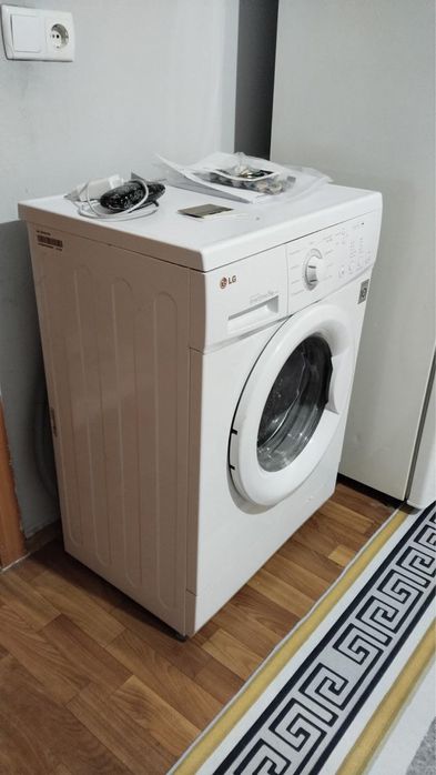 Продам стиральную машину LG