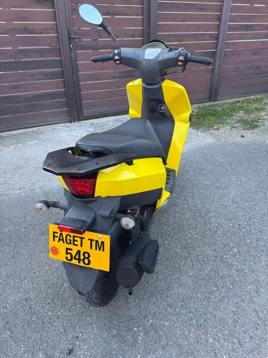 Vând scuter 49cc 2 Timpi