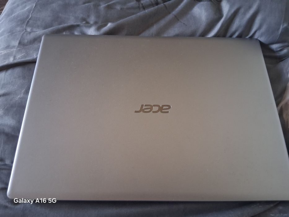 Продавам лаптоп Acer