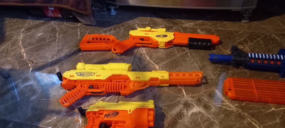 Vând mai multe arme de jucărie nerf.STARE IMPECABILĂ