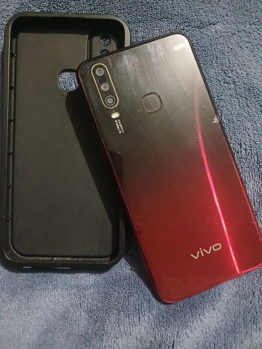 Продам телефон срочно