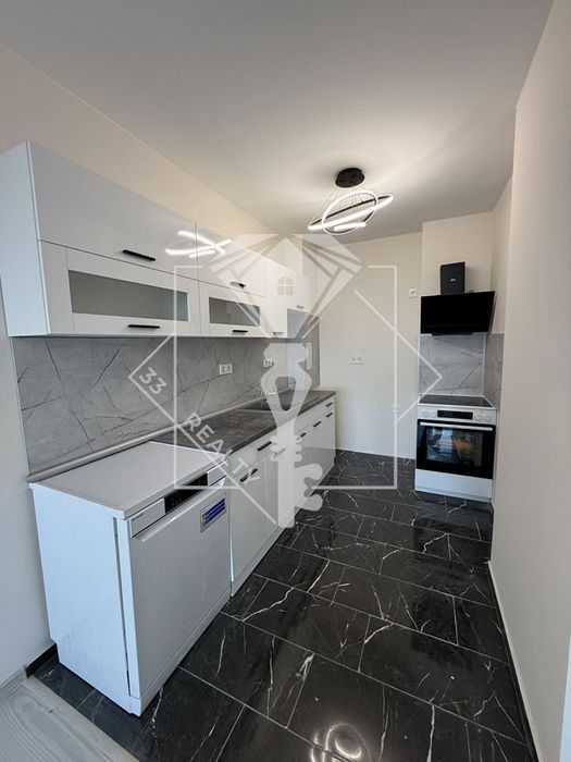 Продава се Тристаен апартамент в Пловдив, Съдийски - 118 кв.м за 1695 €/кв.м - Снимка #1