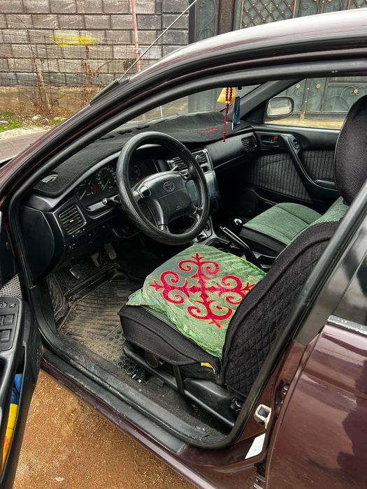 Продам Тойота Карина е