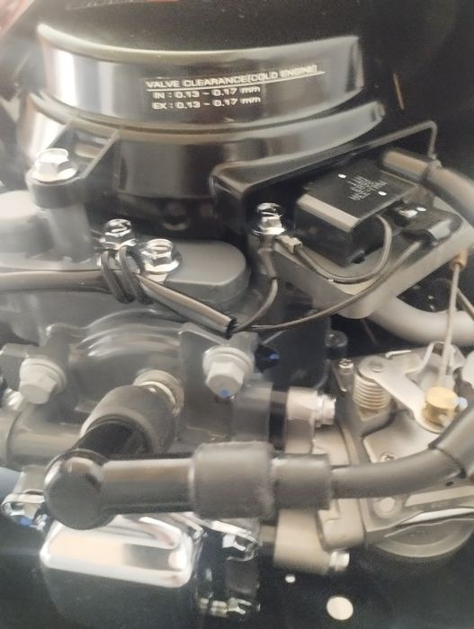 Лодка с мотором в идеальном состоянии