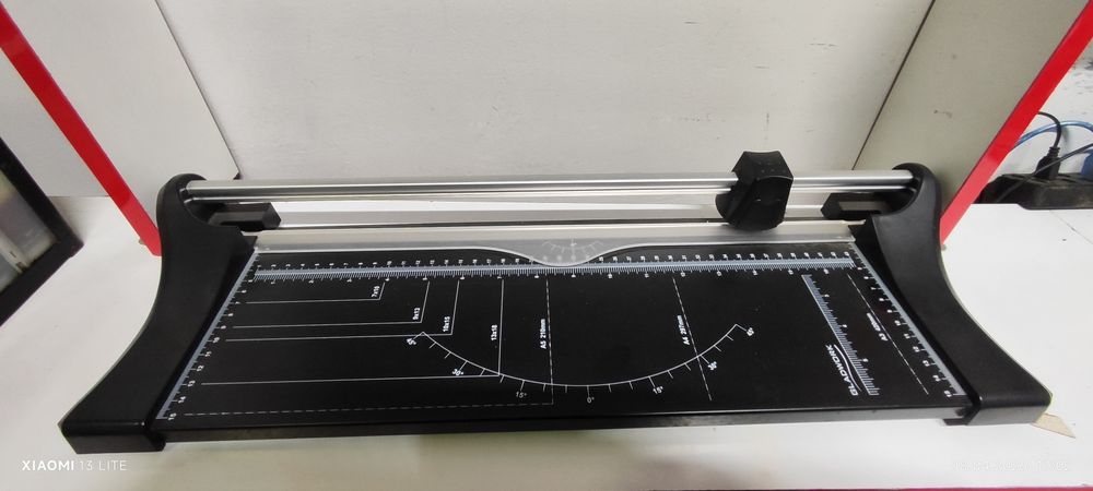 роликовый резак для бумаги