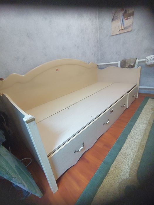 Кровать б/у продам