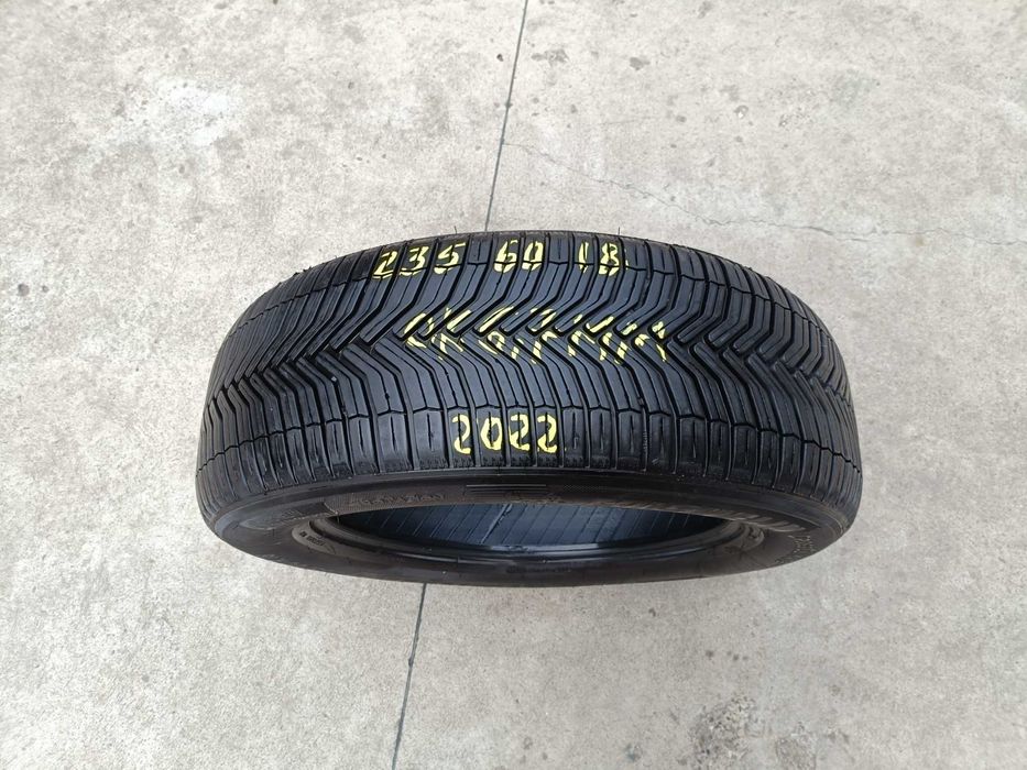 Doua anvelope 235 60 18 Michelin CrossClimate 6,7 mm dot 2022