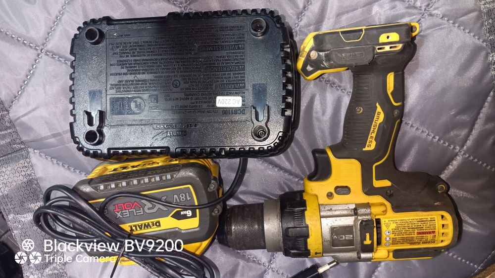 Шуруповёрт DeWalt dcd999.без торга!