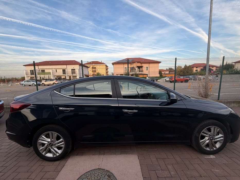 HYUNDAI Elantra 2019 — imagine 3