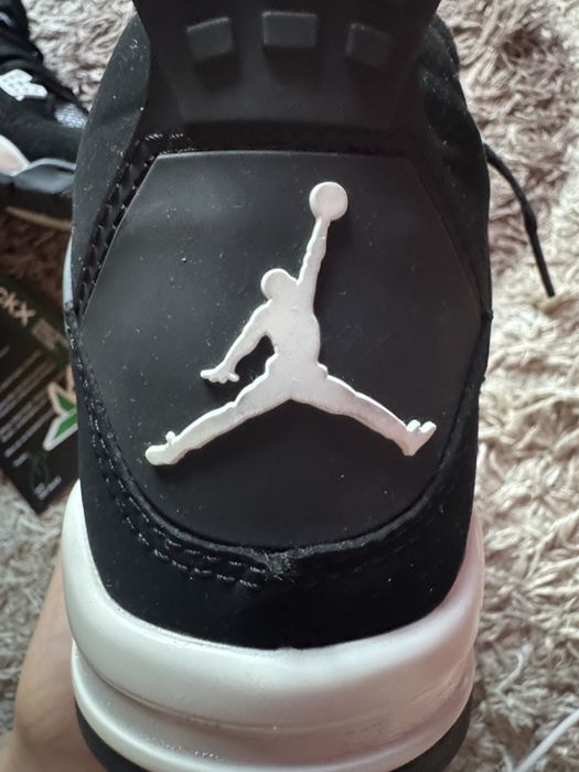 Jordan 4 white thunder