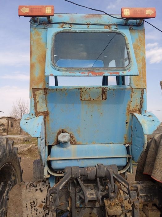 Yaxshi traktor puliga yarasha !    Hujjatlari joyida  !