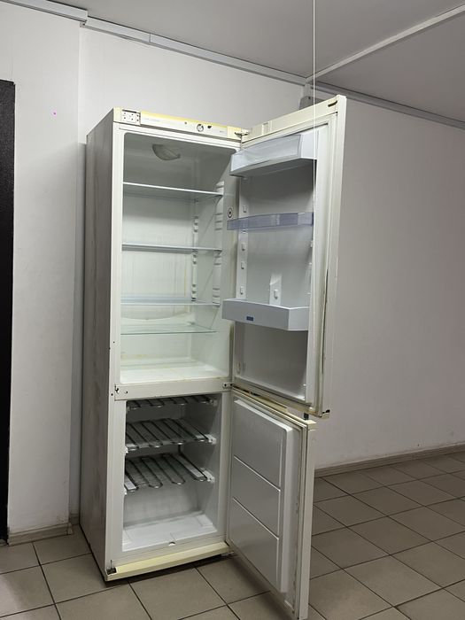 Холодильник snaige