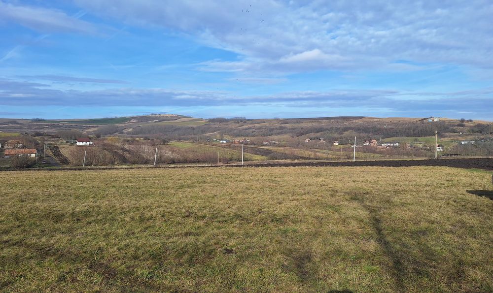 Parcele intravilan cu utilitați