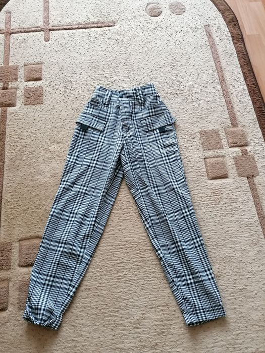 Vând blugi, preț negociabil