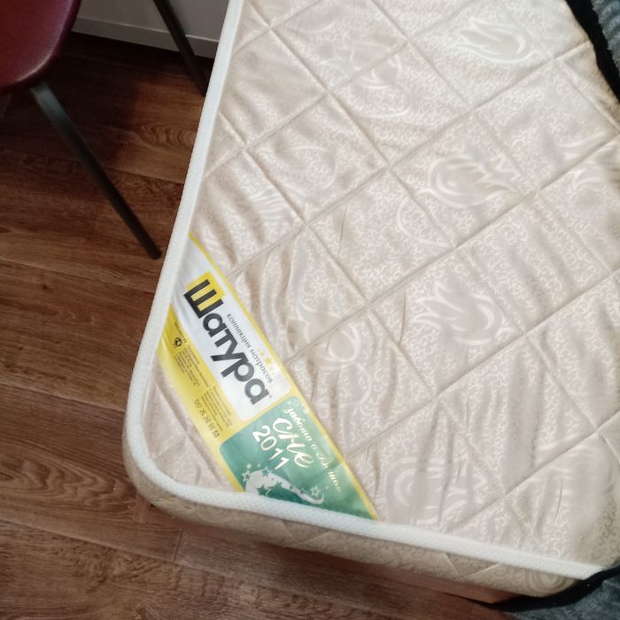Продам двухспальную кровать.