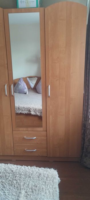 Шкаф с кроватью в спальню.