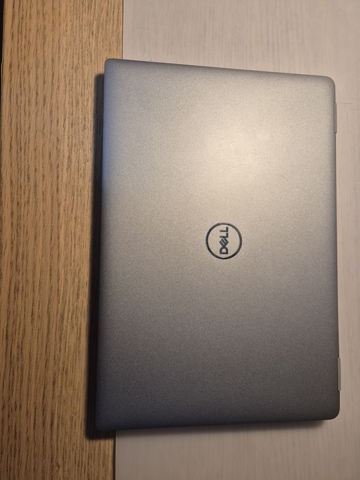 Vând laptop Dell 5330