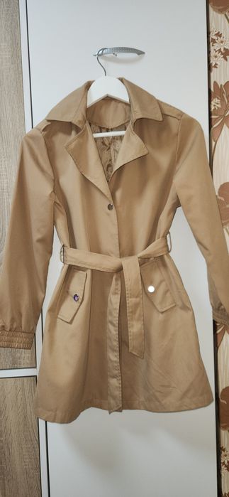 Страхотен тренч размер XS като нов