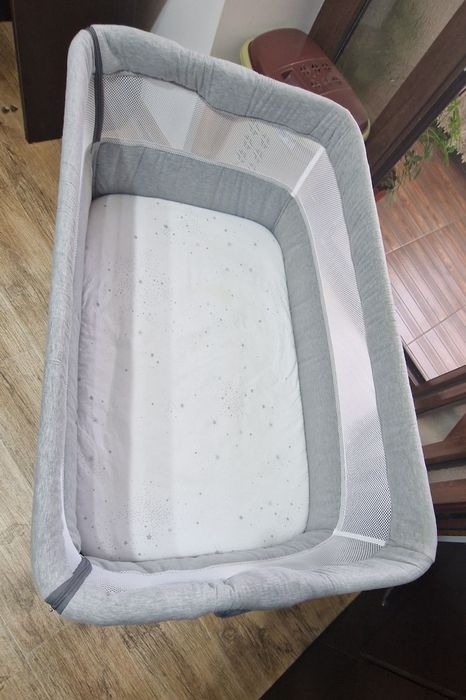 Patut Co-Sleeper cu sistem de leganare Leonie Lionelo