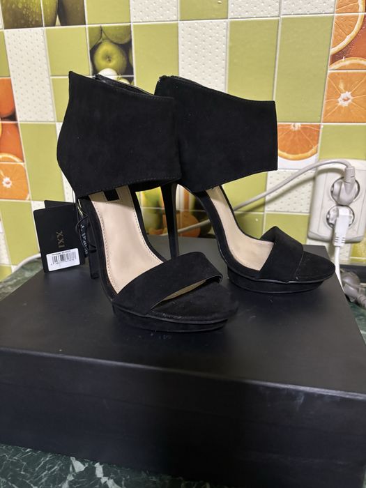 Продам женские туфли